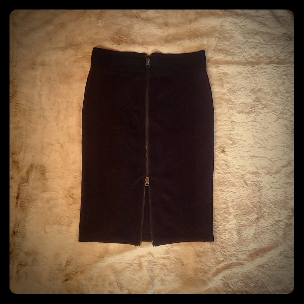 Guess sexy fitted knee length pencil skirt